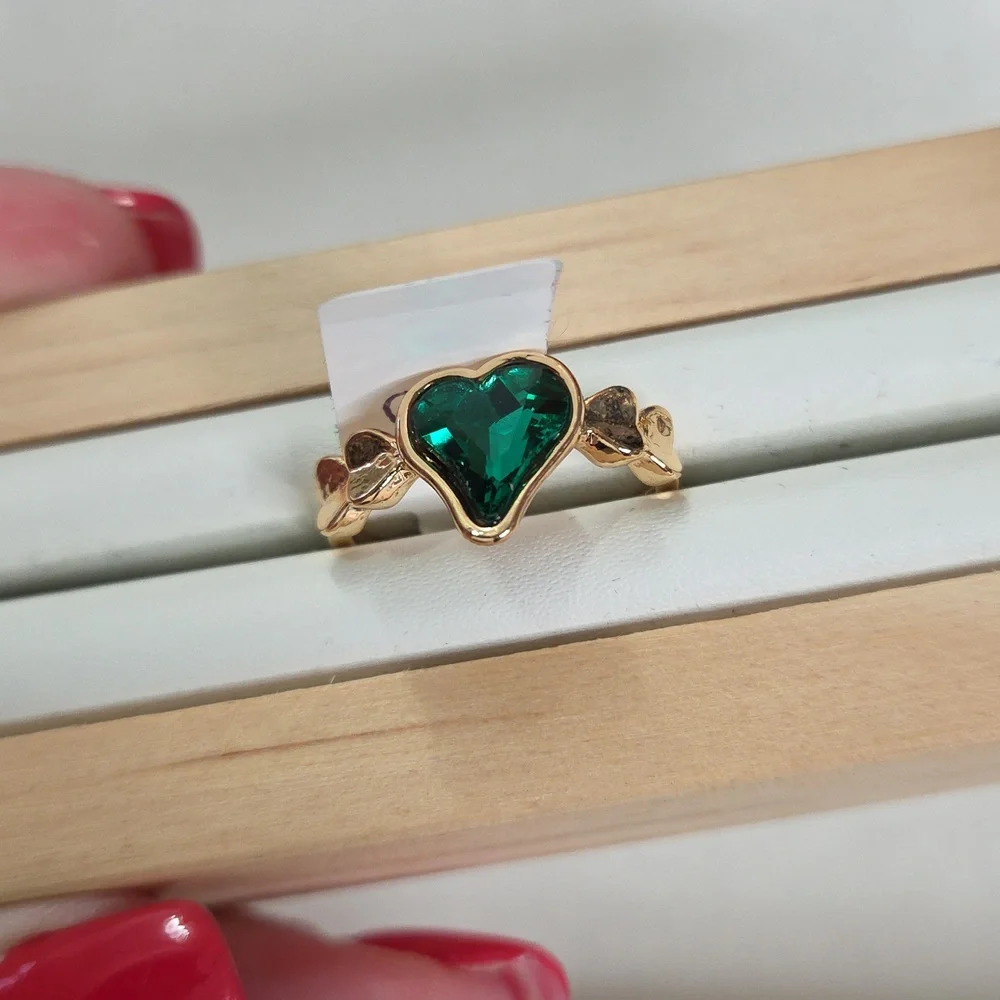 Lot of 2 Fashion Rings Gold Tone Green Heart & Dark Brown Stone Fashion Rings 9